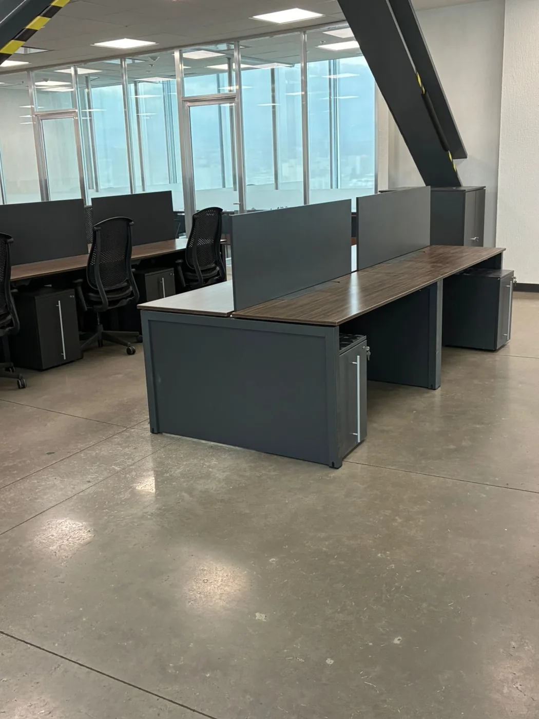 Estaciones de trabajo en oficina