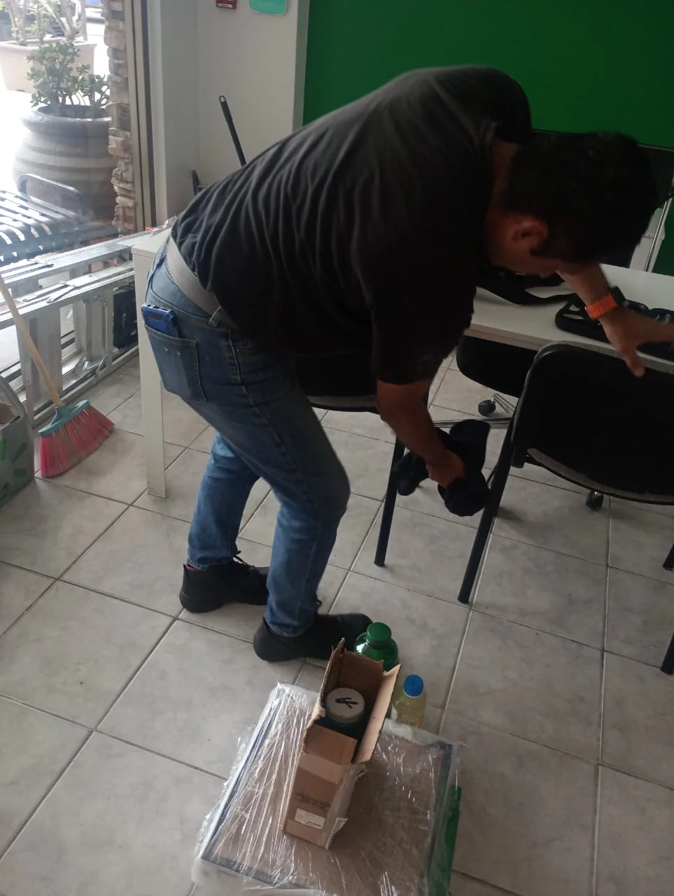 Trabajo en una silla de oficina